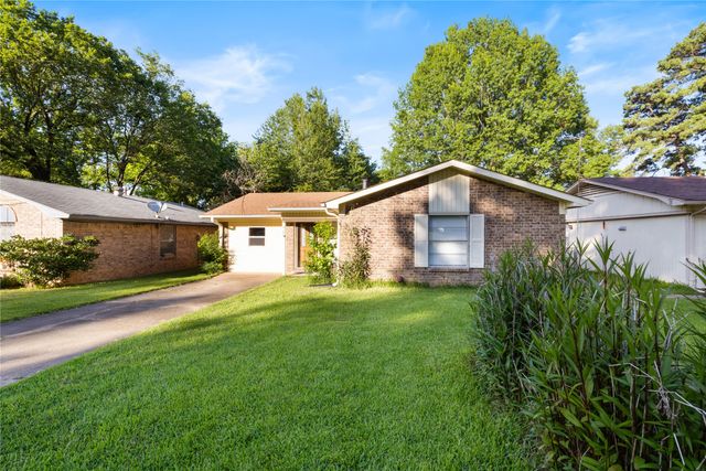 417 Carroll Avenue, Wake Village, TX 75501