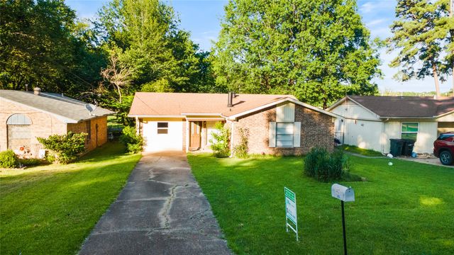 417 Carroll Avenue, Wake Village, TX 75501