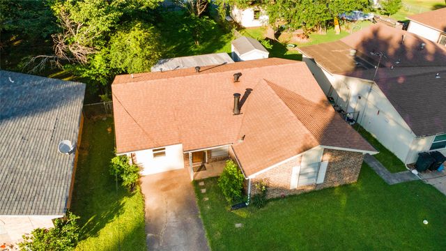 417 Carroll Avenue, Wake Village, TX 75501