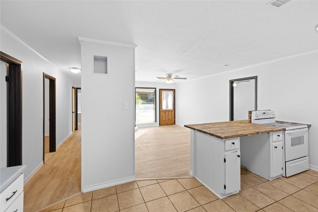 417 Carroll Avenue, Wake Village, TX 75501