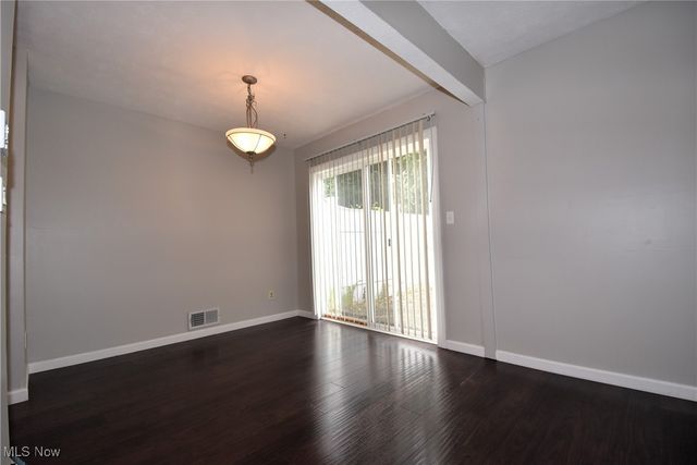 3093 Ivy Hill Circle D, Cortland, OH 44410