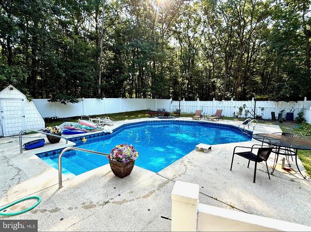 115 CRESTVIEW AVE E, Galloway, NJ 08205