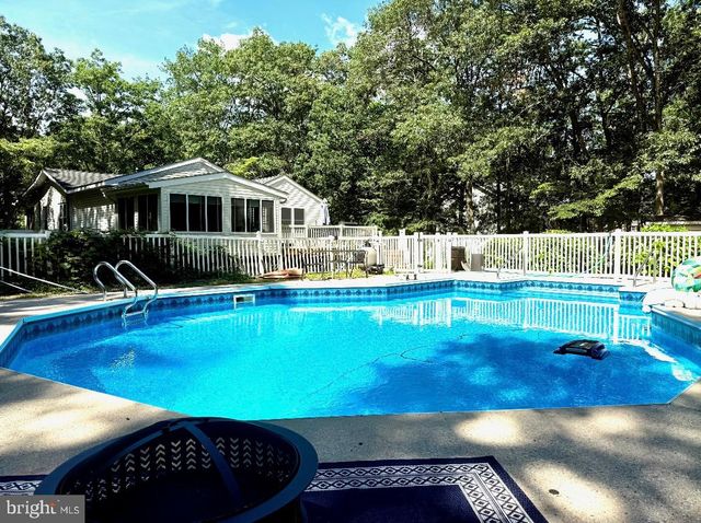 115 CRESTVIEW AVE E, Galloway, NJ 08205