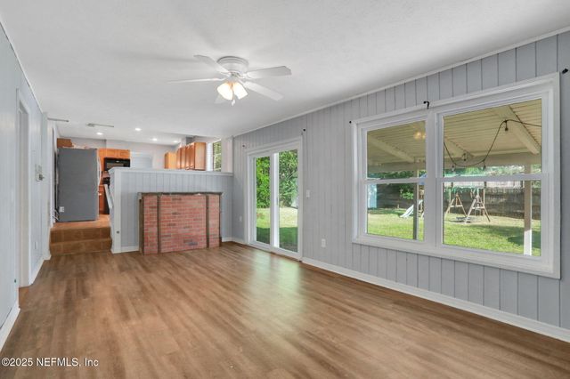 10825 EXECUTIVE Drive, Jacksonville, FL 32225