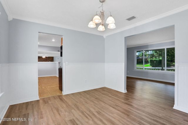 10825 EXECUTIVE Drive, Jacksonville, FL 32225