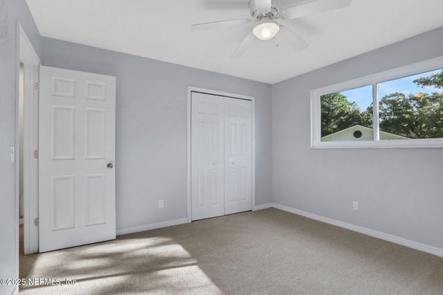 10825 EXECUTIVE Drive, Jacksonville, FL 32225