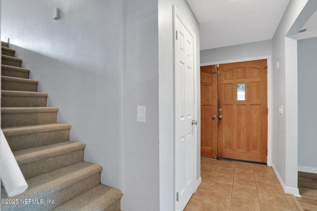 10825 EXECUTIVE Drive, Jacksonville, FL 32225