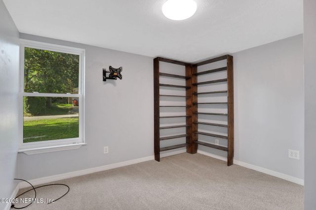 10825 EXECUTIVE Drive, Jacksonville, FL 32225