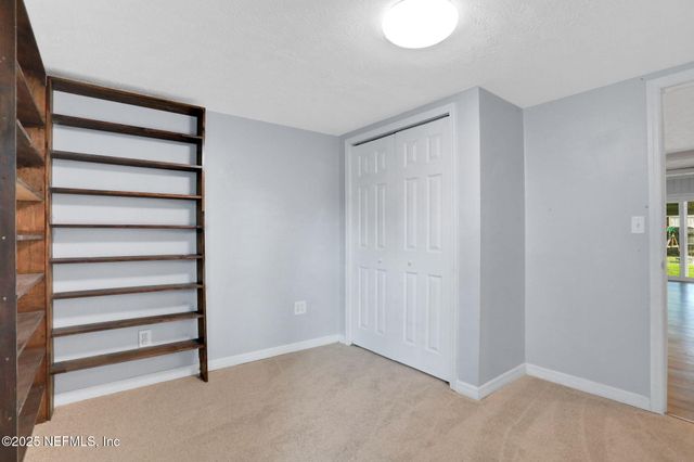 10825 EXECUTIVE Drive, Jacksonville, FL 32225