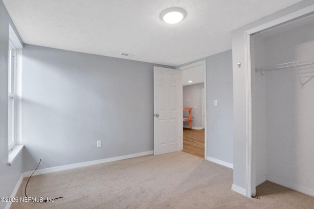 10825 EXECUTIVE Drive, Jacksonville, FL 32225