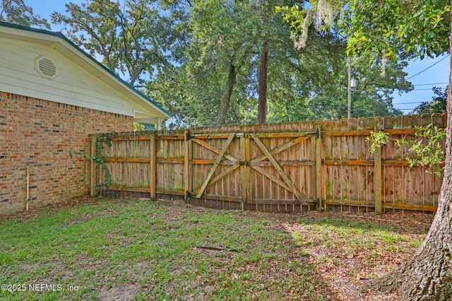 10825 EXECUTIVE Drive, Jacksonville, FL 32225