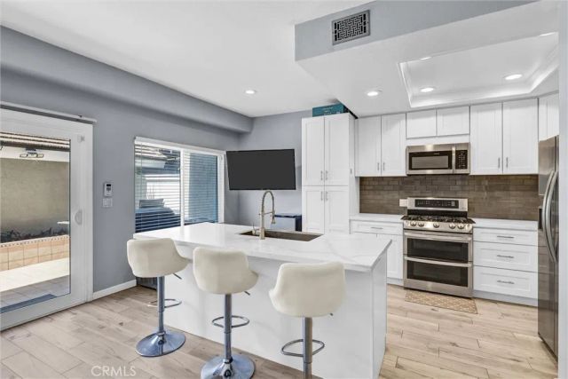88 Greenmoor, Irvine, CA 92614