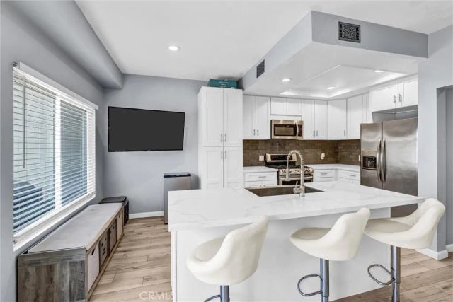 88 Greenmoor, Irvine, CA 92614
