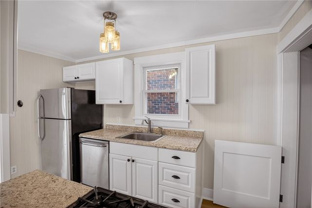 611 Montview St, Observatory Hill, PA 15214