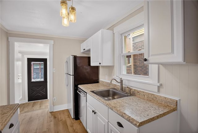 611 Montview St, Observatory Hill, PA 15214