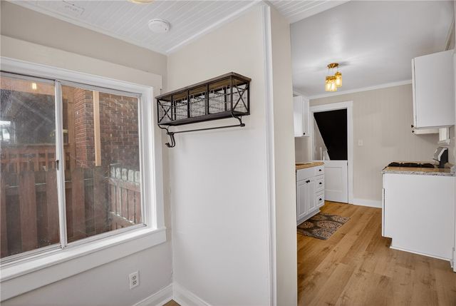 611 Montview St, Observatory Hill, PA 15214