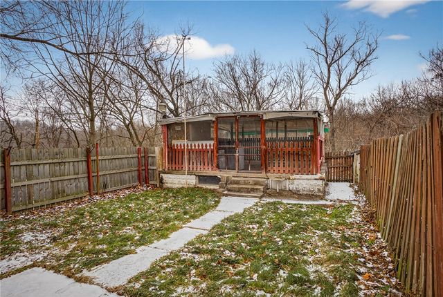 611 Montview St, Observatory Hill, PA 15214