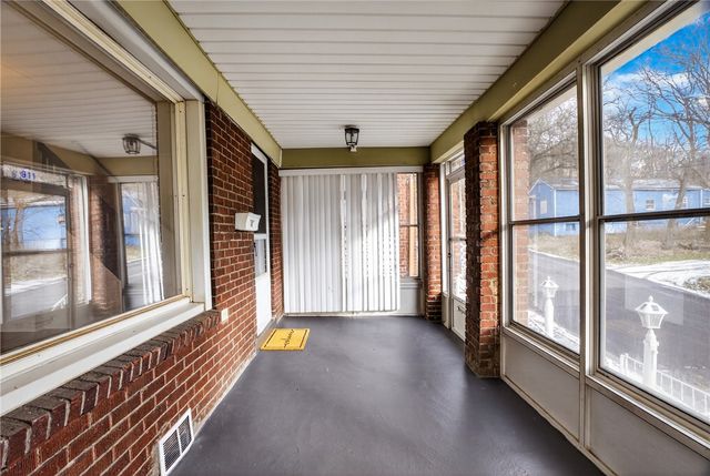 611 Montview St, Observatory Hill, PA 15214