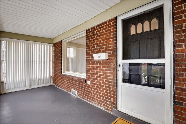 611 Montview St, Observatory Hill, PA 15214