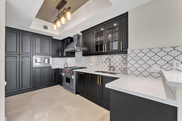 17875 Collins Ave 3002, Sunny Isles Beach, FL 33160