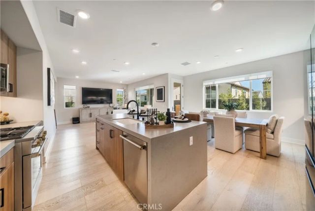 770 Crested Lark, Rancho Mission Viejo, CA 92694