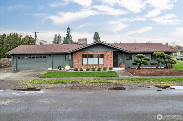 2106 28th, Longview, WA 98632