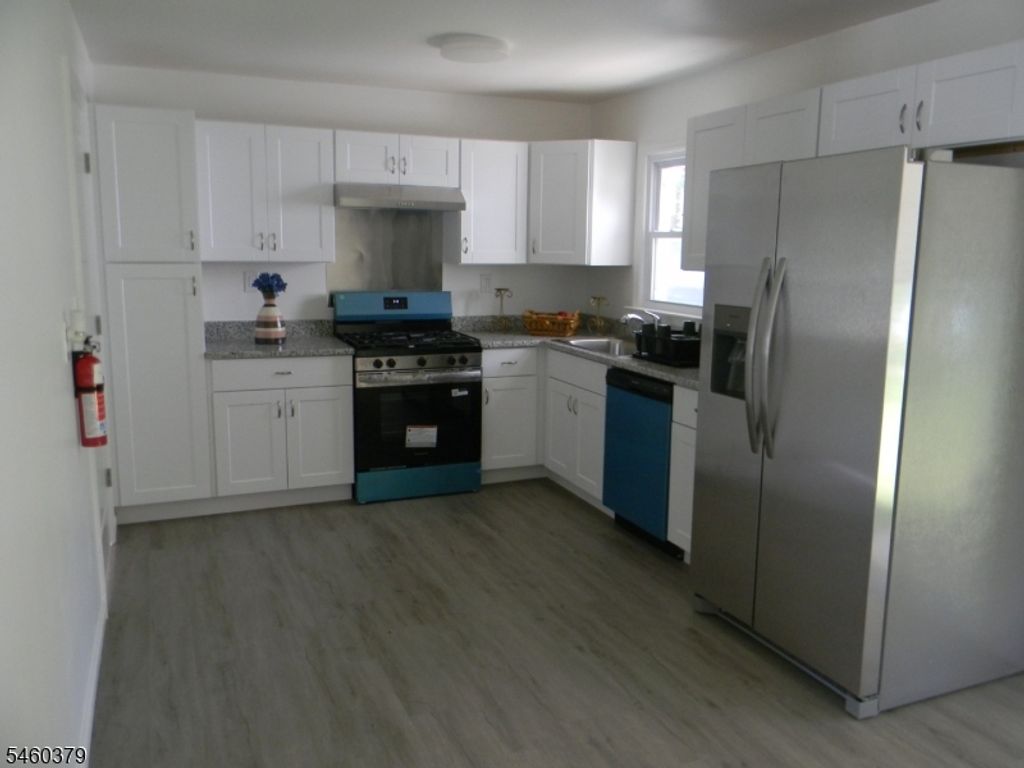 27 Violet Ter, Milltown Boro, NJ 08850 — photo 4