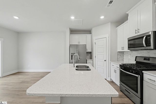 915 Yarn Way, Greer, SC 29651