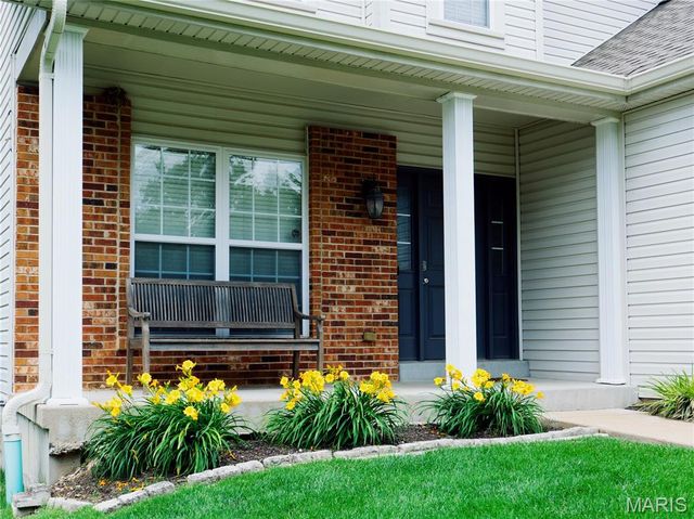 1131 Harwood Road, Des Peres, MO 63131