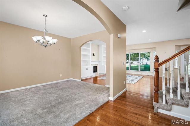 1131 Harwood Road, Des Peres, MO 63131
