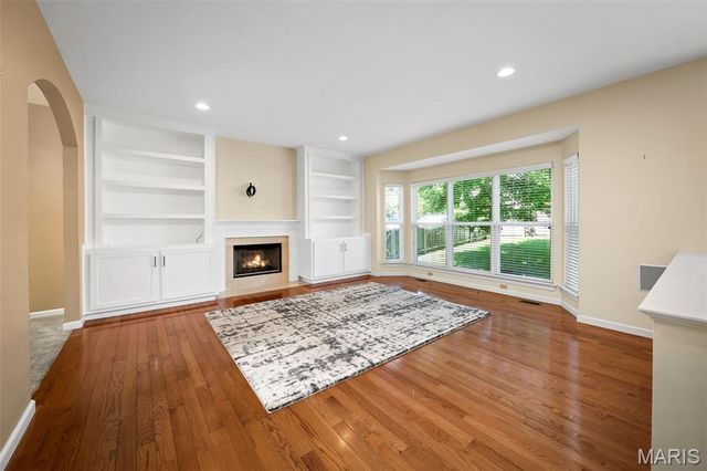 1131 Harwood Road, Des Peres, MO 63131