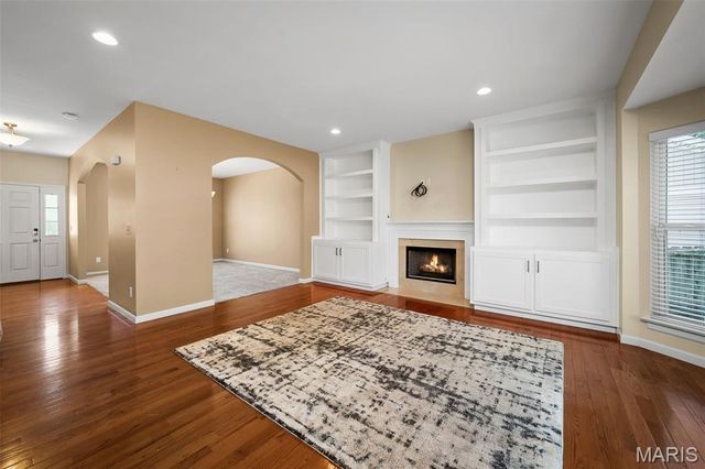 1131 Harwood Road, Des Peres, MO 63131