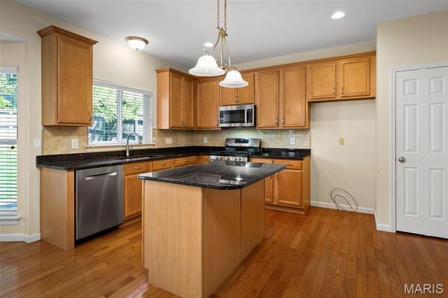 1131 Harwood Road, Des Peres, MO 63131