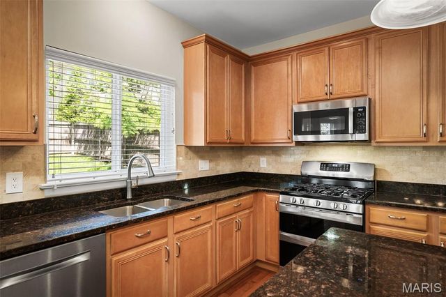 1131 Harwood Road, Des Peres, MO 63131