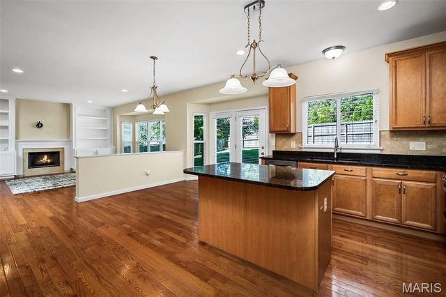 1131 Harwood Road, Des Peres, MO 63131