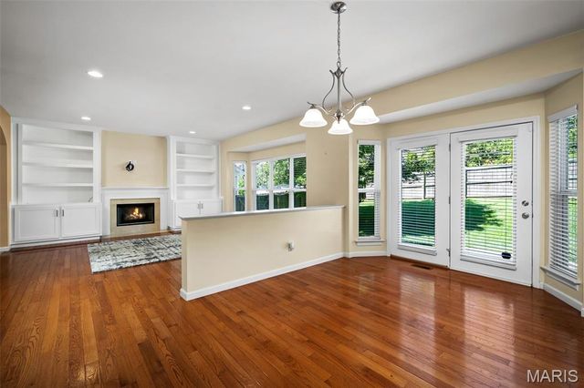 1131 Harwood Road, Des Peres, MO 63131