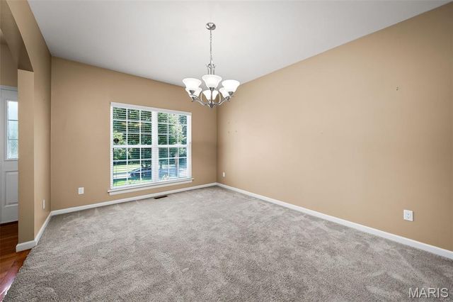 1131 Harwood Road, Des Peres, MO 63131