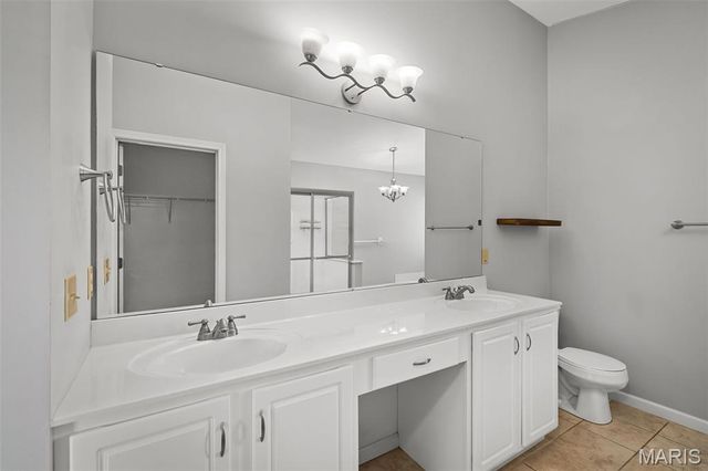 1131 Harwood Road, Des Peres, MO 63131