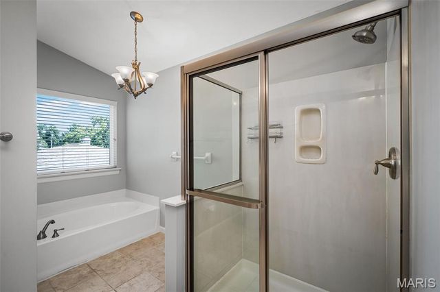 1131 Harwood Road, Des Peres, MO 63131