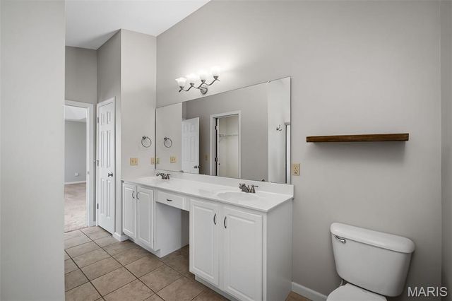 1131 Harwood Road, Des Peres, MO 63131