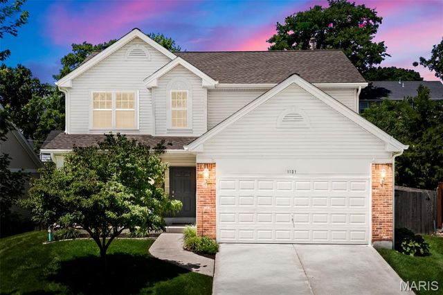 1131 Harwood Road, Des Peres, MO 63131
