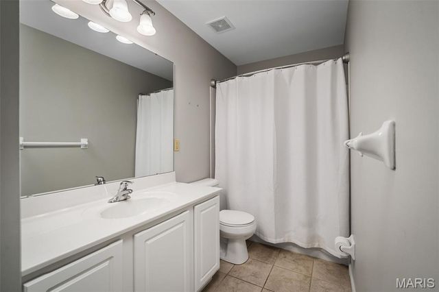 1131 Harwood Road, Des Peres, MO 63131