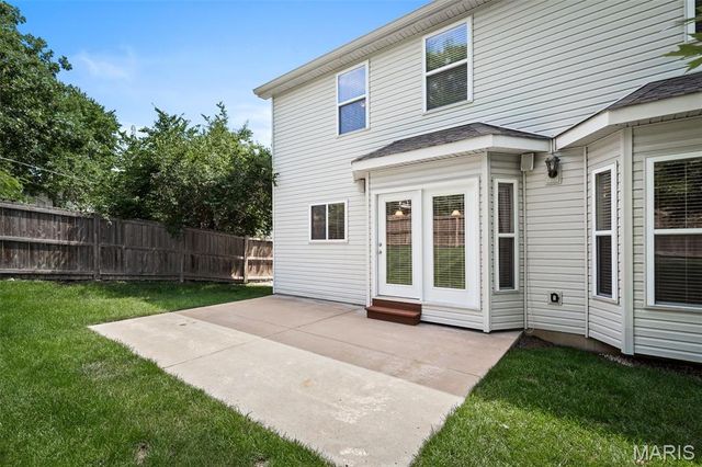 1131 Harwood Road, Des Peres, MO 63131
