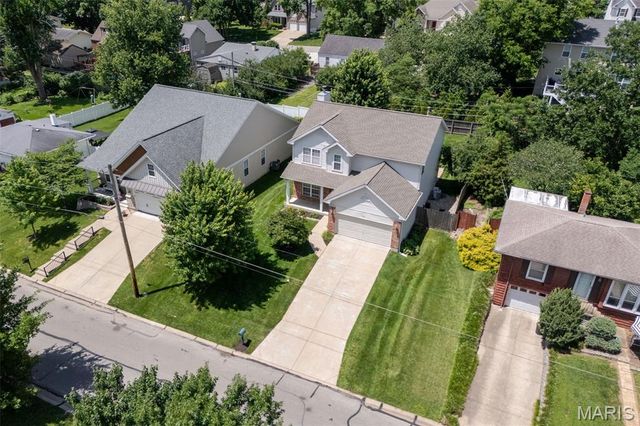 1131 Harwood Road, Des Peres, MO 63131