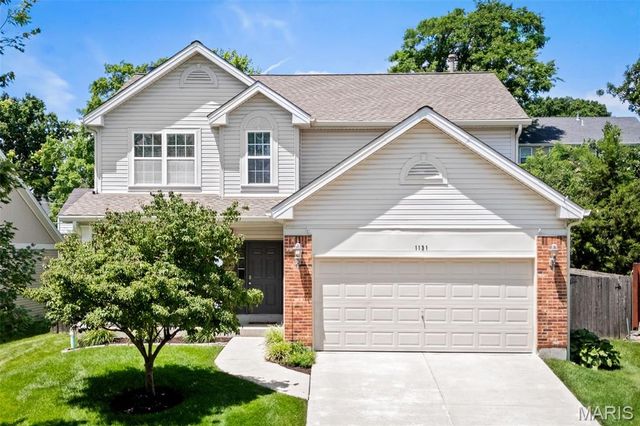 1131 Harwood Road, Des Peres, MO 63131