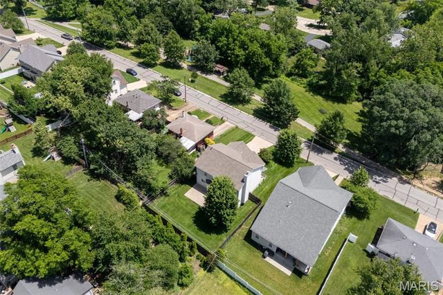 1131 Harwood Road, Des Peres, MO 63131