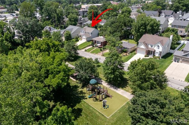 1131 Harwood Road, Des Peres, MO 63131