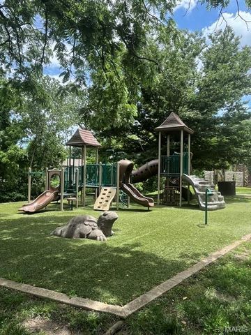 1131 Harwood Road, Des Peres, MO 63131