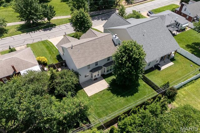 1131 Harwood Road, Des Peres, MO 63131