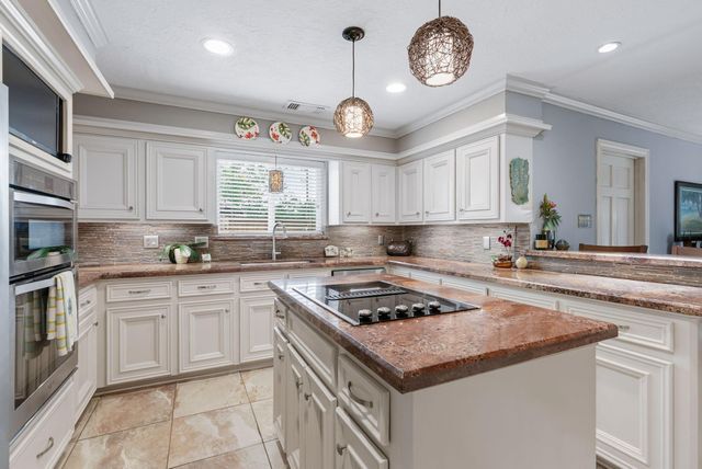 8342 Knurled Oak Lane, Spring, TX 77379